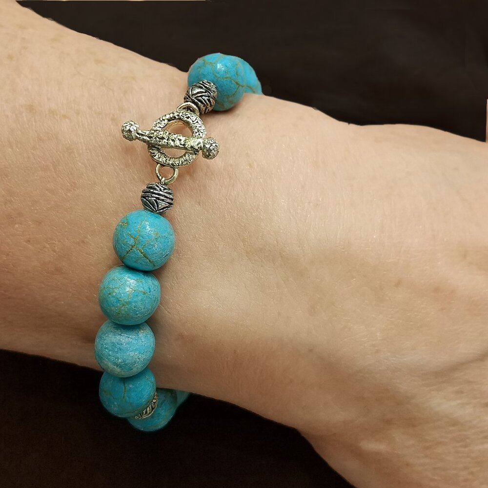 Vintage 16 mm Genuine Turquoise Bead & Crystal Silver Tone Bead Bracelet